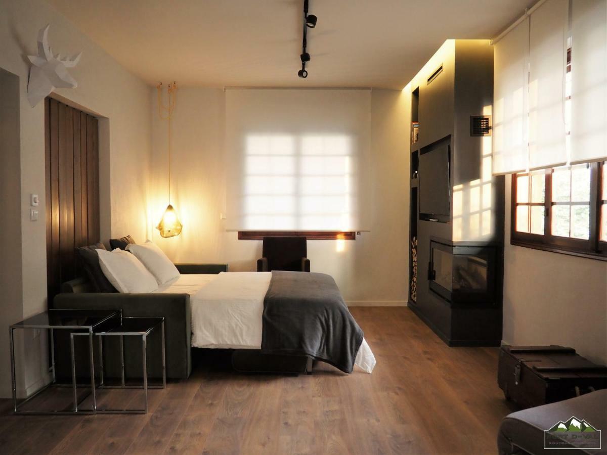 Fort D-Val Luxurious Apartment Ángistron エクステリア 写真